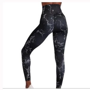 NWT BuffBunny black marble pocket leggings